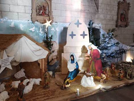 Une image contenant int�rieur, mur, poup�e, art

Le contenu g�n�r� par l�IA peut �tre incorrect.