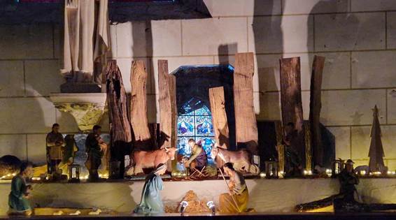 Une image contenant bougie, autel, intrieur, table

Le contenu gnr par lIA peut tre incorrect.