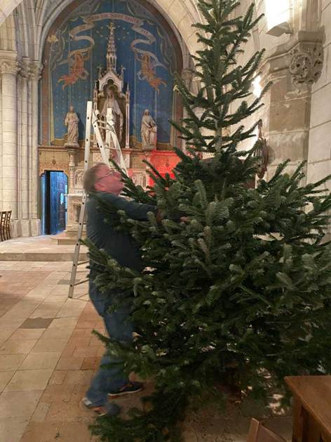 Une image contenant sapin, No�l, arbre, b�timent

Le contenu g�n�r� par l�IA peut �tre incorrect.