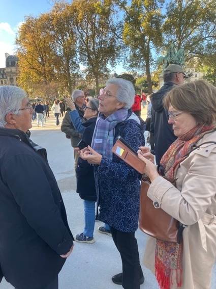 Une image contenant habits, personne, plein air, chaussures

Le contenu gnr par lIA peut tre incorrect.