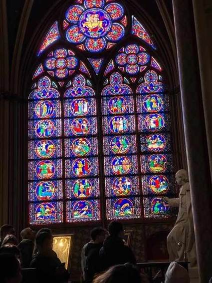 Une image contenant vitrail, btiment, cathdrale, chapelle

Le contenu gnr par lIA peut tre incorrect.