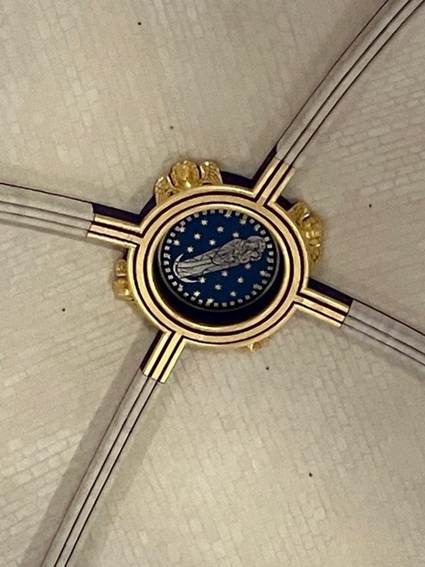 Une image contenant cercle, Symtrie, mtal, plafond

Le contenu gnr par lIA peut tre incorrect.