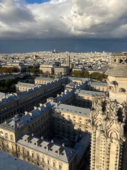 Une image contenant nuage, plein air, ciel, btiment

Le contenu gnr par lIA peut tre incorrect.