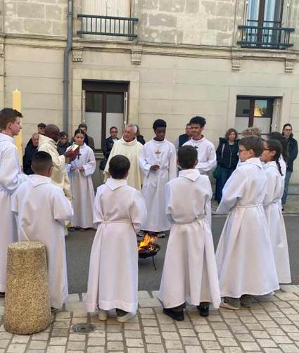 Samedi Saint � Veill�e Pascale. Cierge pascal