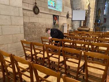 Ménage de l'église pour Pâques 4