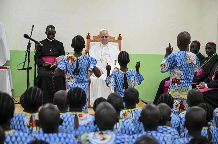 Le Pape aux orphelins: vous �tes appel�s � un avenir plus grand que vos blessures